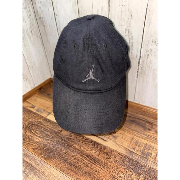 Nike Jumpman Baseball Cap Embroidered Logo Adjustable Black Youth One Size - Picture 1 of 9